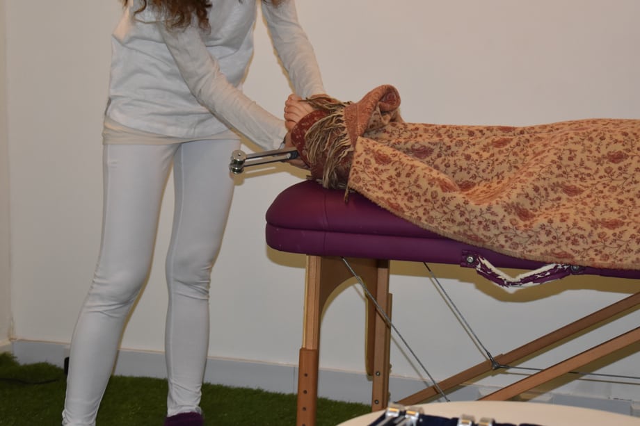 Reflexiology using tuning with Belen from Natural Tuning